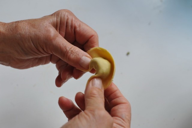 Formatura del tortellone
