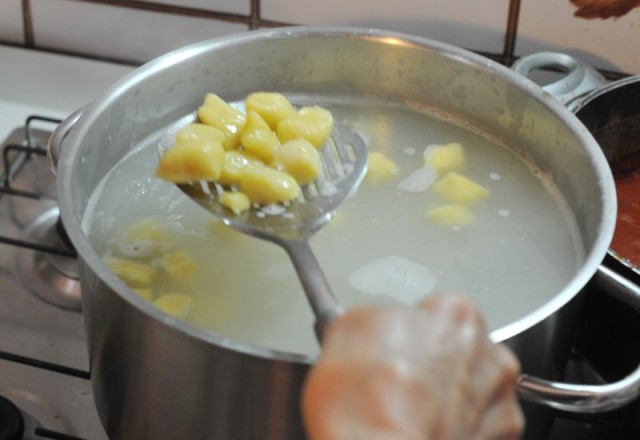 Gnocchi in cottura tornano a galla